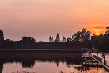 Sunrise at Angkor Wat and Angkor complex discovery by 4×4